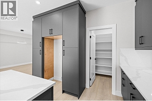 1675 HARBOUR VIEW Crescent - Photo 6