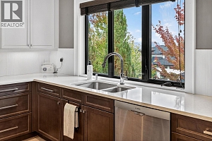 460 Rockview Lane - Photo 15