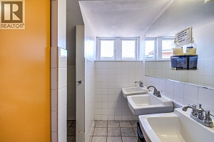 730 Bernard Avenue - Photo 32