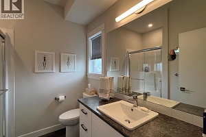 935 9th Avenue - Photo 16