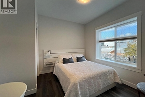 935 9th Avenue - Photo 18