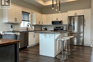 935 9th Avenue - Photo 7