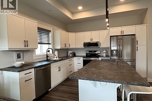 935 9th Avenue - Photo 8