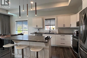 935 9th Avenue - Photo 9