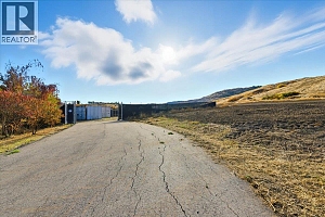 6924 / 6926 Old Kamloops Road - Photo 27