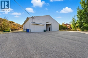 6924 / 6926 Old Kamloops Road - Photo 3