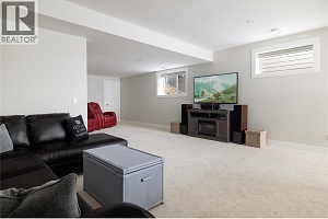 2363 Hawks Boulevard - Photo 37