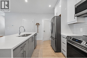 115 Wyndham Crescent Unit# 12 - Photo 10