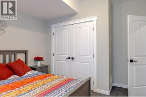 595 Vineyard Way N Unit# 8 - Photo 53