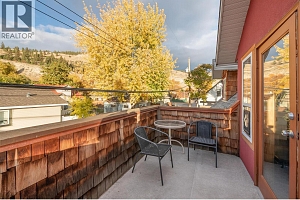 558-560 Cambridge Avenue - Photo 10