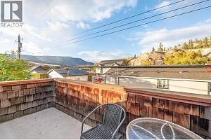 558-560 Cambridge Avenue - Photo 11