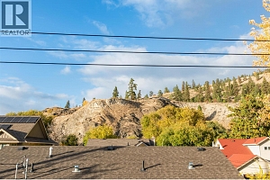 558-560 Cambridge Avenue - Photo 12