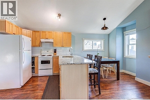 558-560 Cambridge Avenue - Photo 13