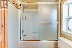 558-560 Cambridge Avenue - Photo 21