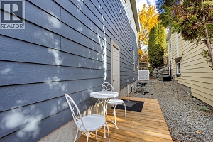 393 McCarren Avenue - Photo 31