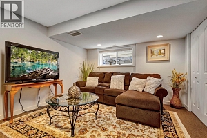 393 McCarren Avenue - Photo 36