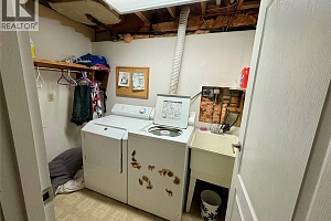 5620 Allenby Crescent - Photo 10