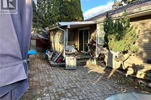 5620 Allenby Crescent - Photo 11