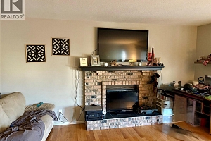 5620 Allenby Crescent - Photo 3