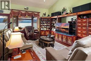 8809 Okanagan Landing Road - Photo 19