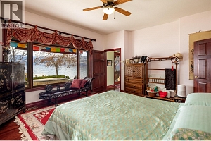 8809 Okanagan Landing Road - Photo 32