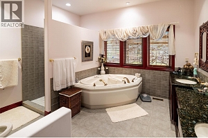 8809 Okanagan Landing Road - Photo 33