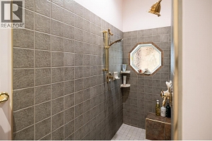 8809 Okanagan Landing Road - Photo 34