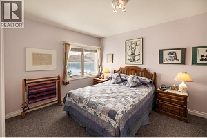 8809 Okanagan Landing Road - Photo 37