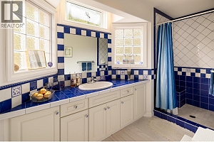 8809 Okanagan Landing Road - Photo 39