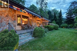 8809 Okanagan Landing Road - Photo 64