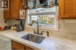 5632 Allenby Crescent - Photo 10