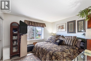 5632 Allenby Crescent - Photo 17