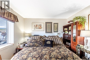 5632 Allenby Crescent - Photo 18