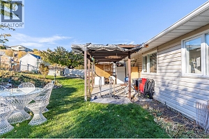 5632 Allenby Crescent - Photo 47