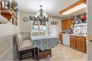 5632 Allenby Crescent - Photo 6