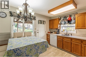 5632 Allenby Crescent - Photo 7