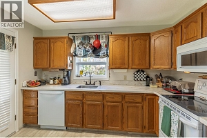 5632 Allenby Crescent - Photo 8