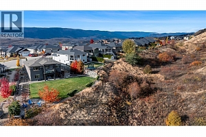 221 Kicking Horse Place - Photo 3