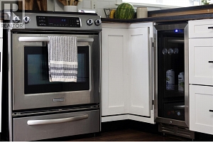 2100 32 Avenue - Photo 9