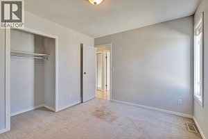 796 Hollywood Road N - Photo 18