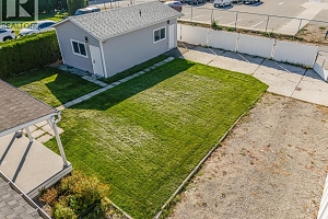 796 Hollywood Road N - Photo 28