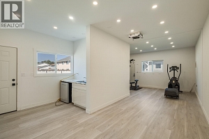 796 Hollywood Road N - Photo 36