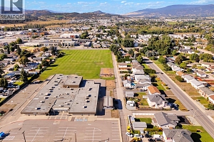 796 Hollywood Road N - Photo 46