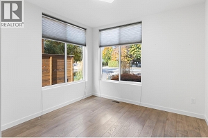 443 Christleton Avenue - Photo 28