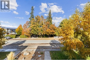 443 Christleton Avenue - Photo 38