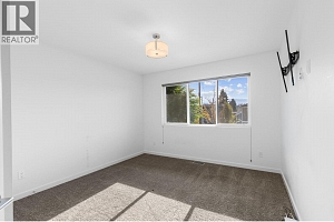 443 Christleton Avenue - Photo 40