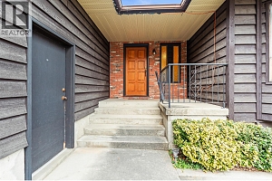 721 Granville Avenue - Photo 2