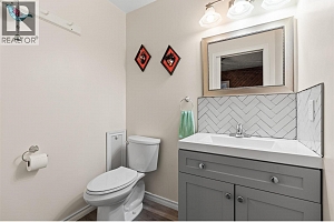 721 Granville Avenue - Photo 24