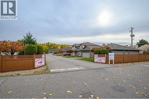 5200 25th Ave Unit# 19 - Photo 2