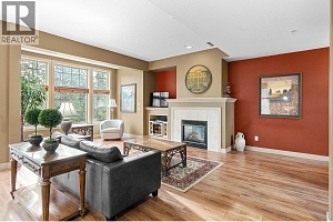 1795 Country Club Drive Unit# 201 - Photo 6